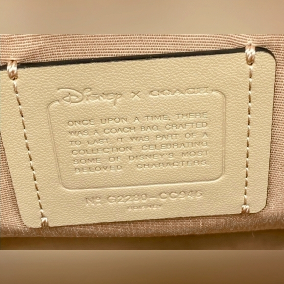 COACH X Disney Villains, NWOT, Cruella Motif, Dempsey Carryall & Wristlet Set - Picture 5 of 13